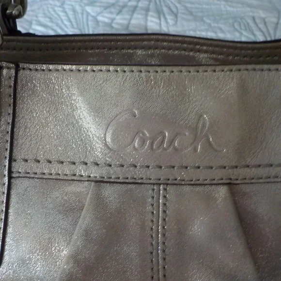 FINAL Coach Metallic Leather Shoulder Bag & Dust Cover Bag - Picture 5 of 16